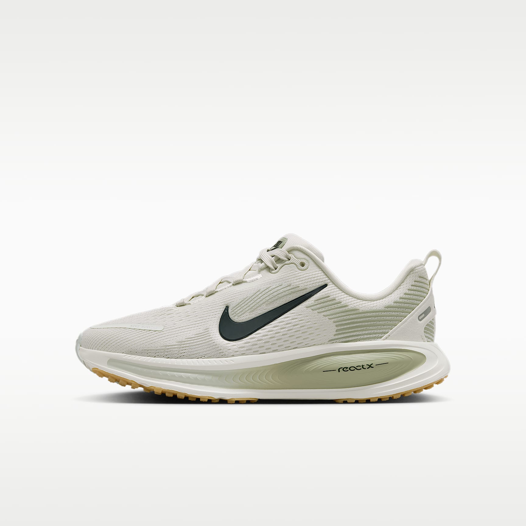 Nike Vomero 18 Big Kids' Road Running Shoes. Nike.com